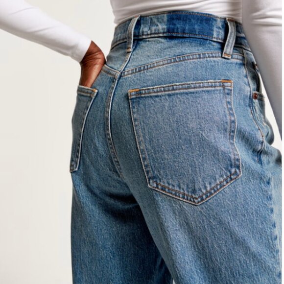 Abercrombie & Fitch 90s Straight Ultra High Rise Blue Jeans - Size 26 / 2 - Picture 2 of 9